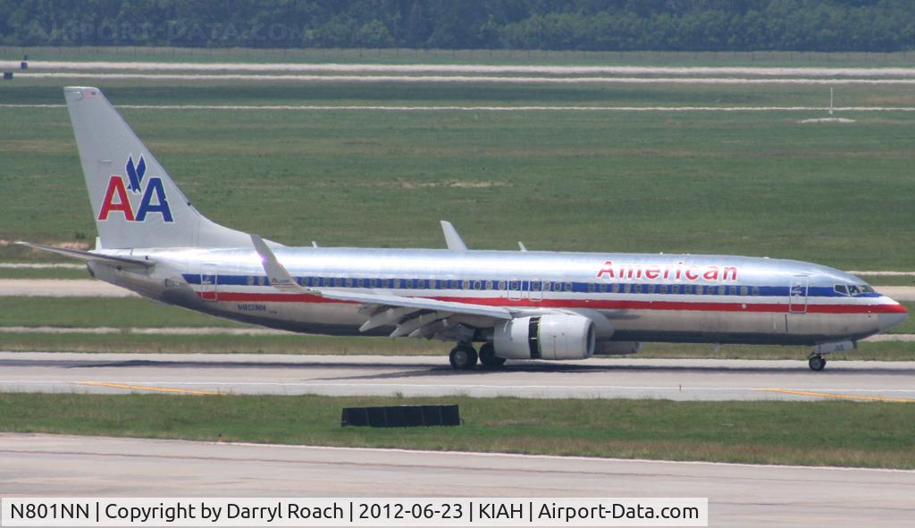N801NN, 2009 Boeing 737-823 C/N 29565, AAL B738 lands 8R.