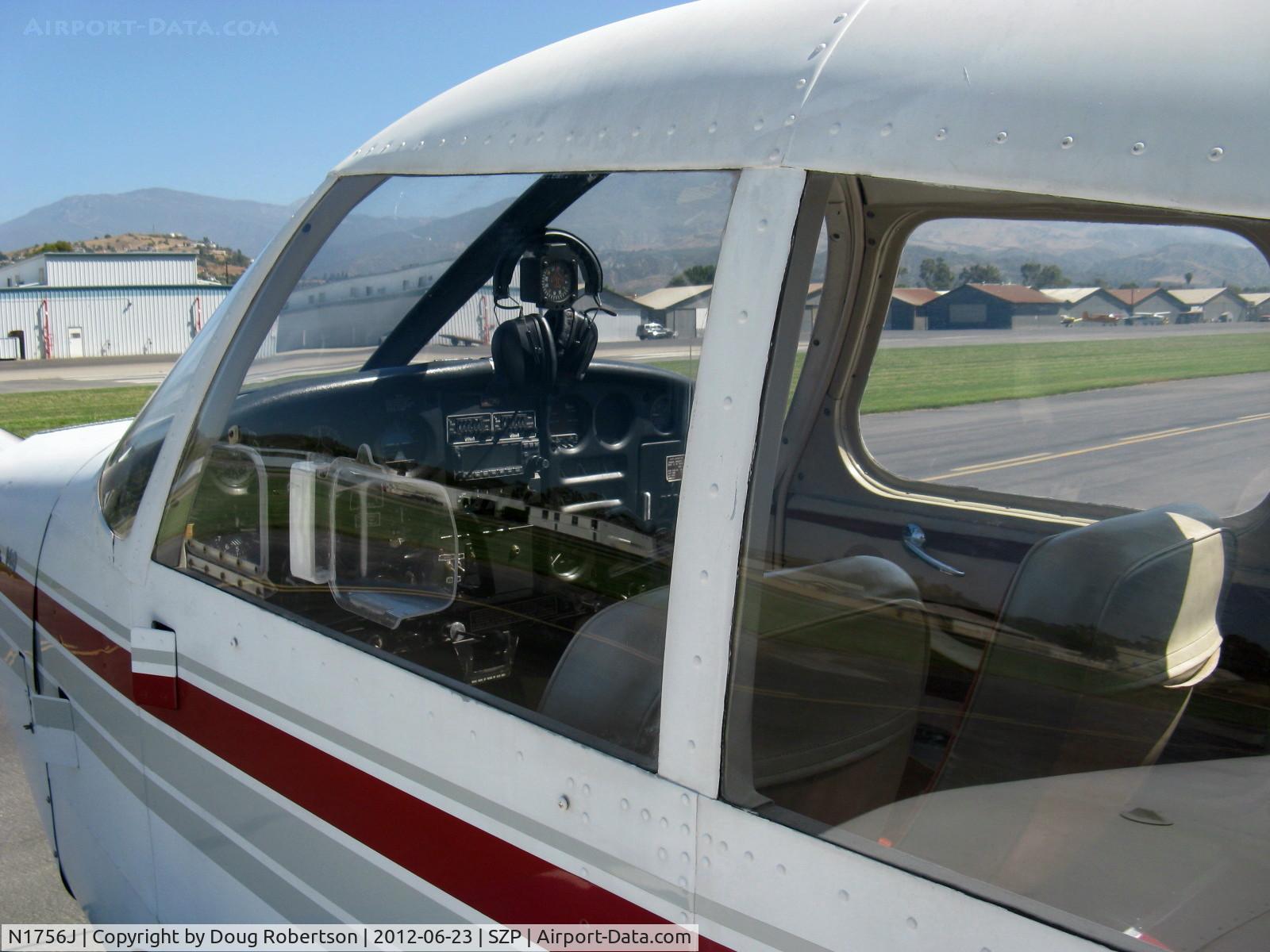 N1756J, 1968 Piper PA-28-140 C/N 28-24175, 1968 Piper PA-28-140 CHEROKEE, Lycoming O-320-E2A 150 Hp, panel