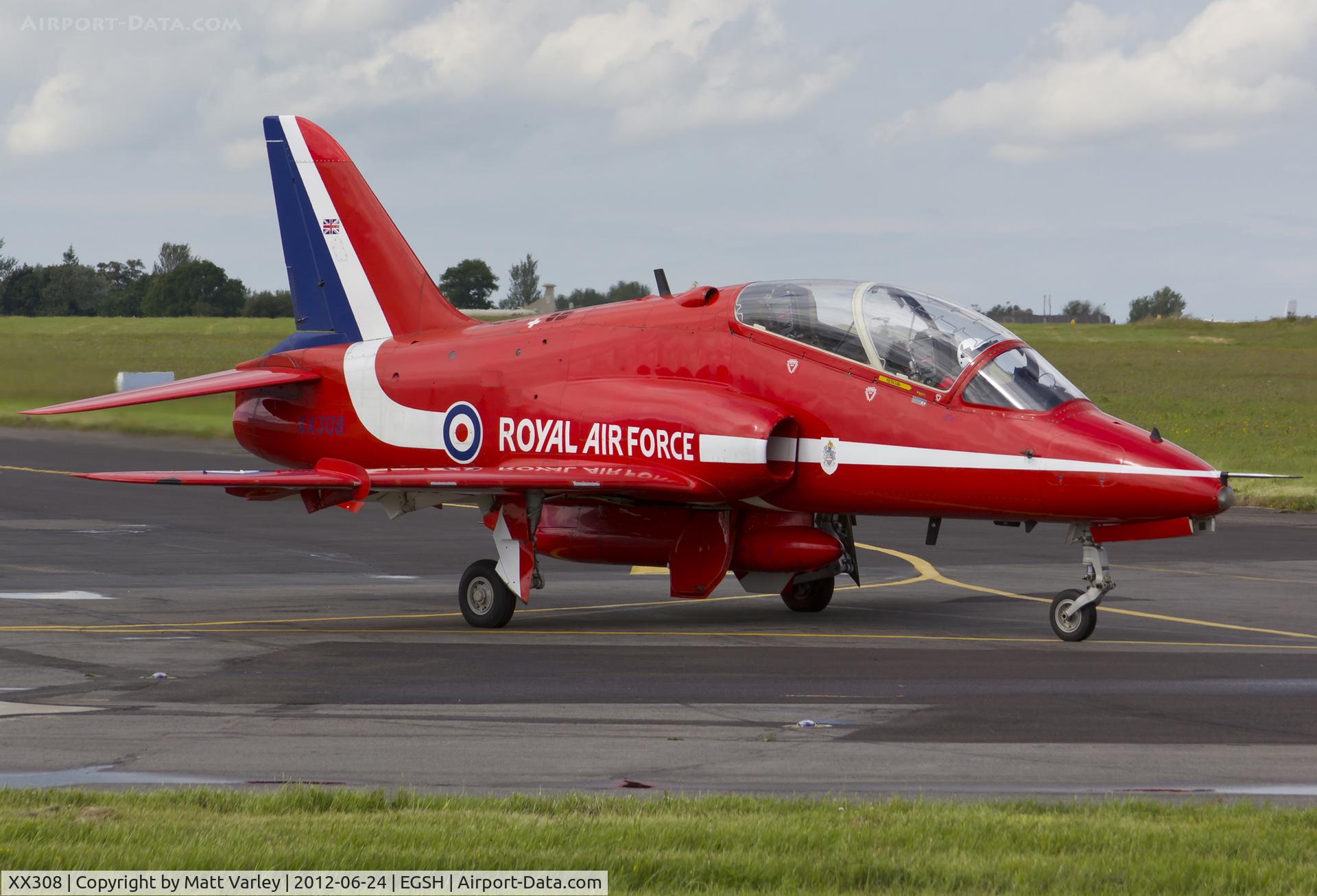 XX308, 1980 Hawker Siddeley Hawk T.1 C/N 143/312133, Departing SaxonAir for its dispaly at Lowestoft.