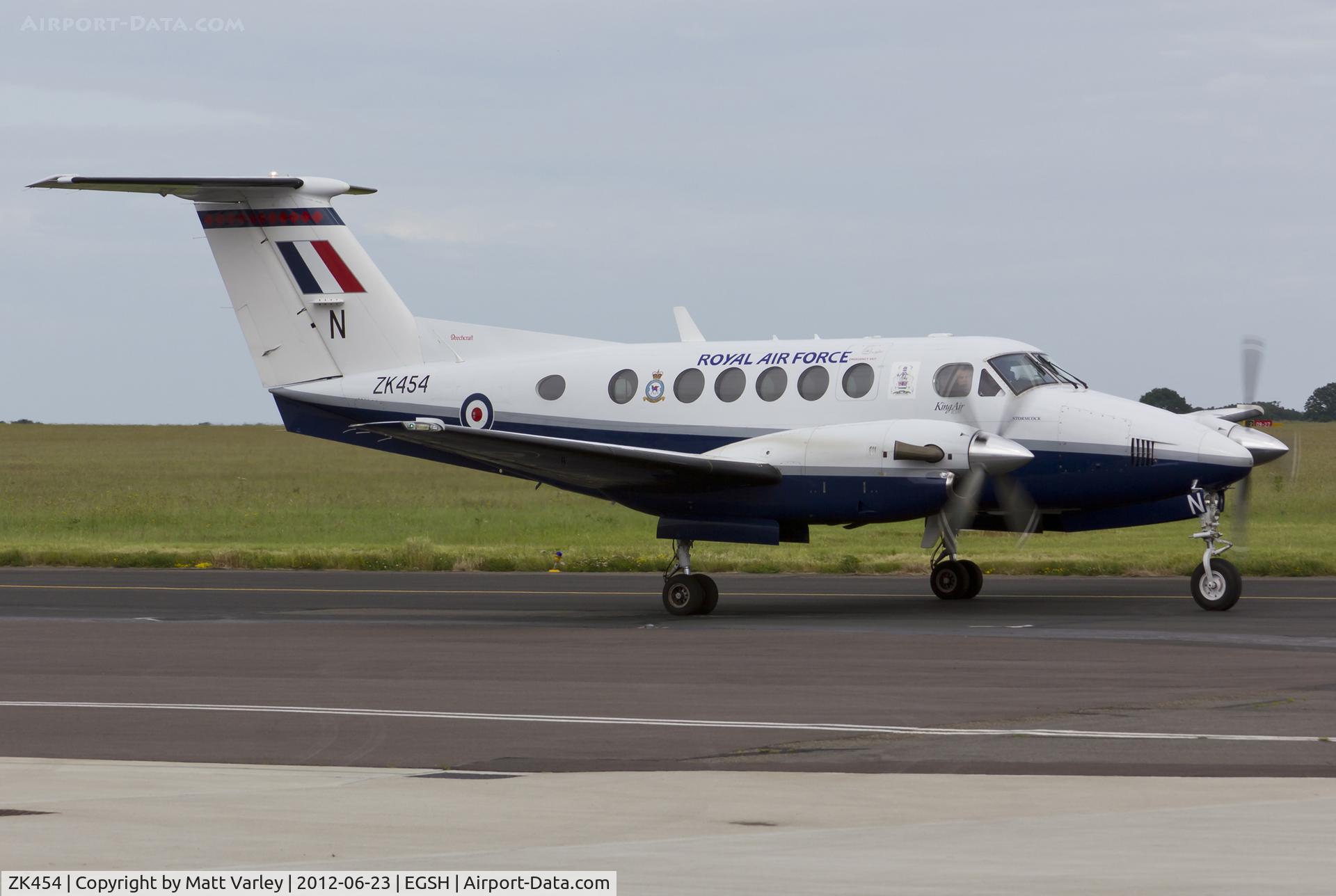 ZK454, 2003 Raytheon B200 King Air C/N BB-1835, Arriving at SaxonAir.