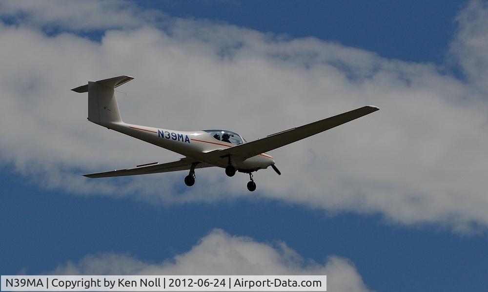 N39MA, Valentin Taifun 17E C/N 1066, On approach to the Renton, W airport.