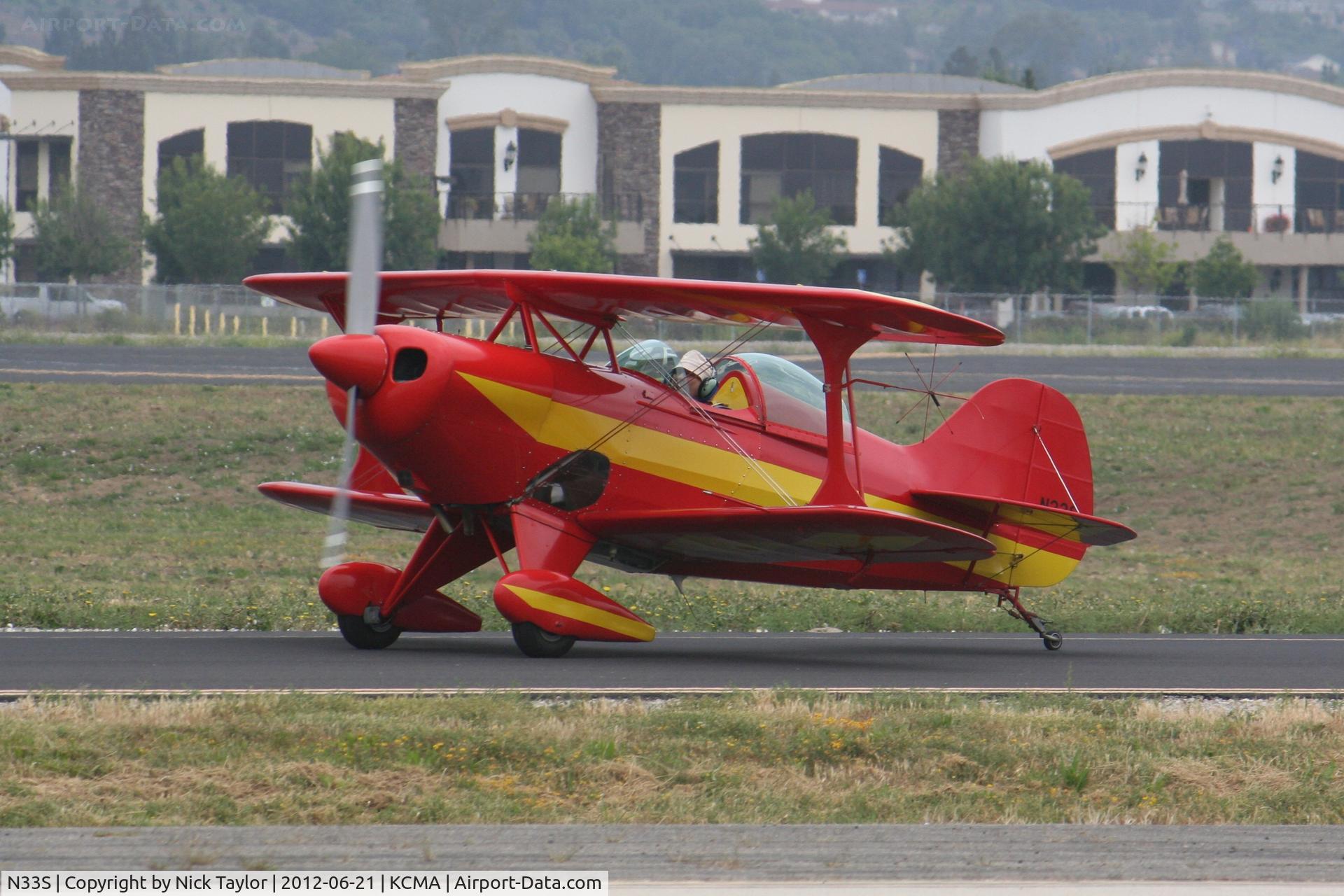 N33S, 1995 Pitts S-1S Special C/N K066, Taxiing to the run up area