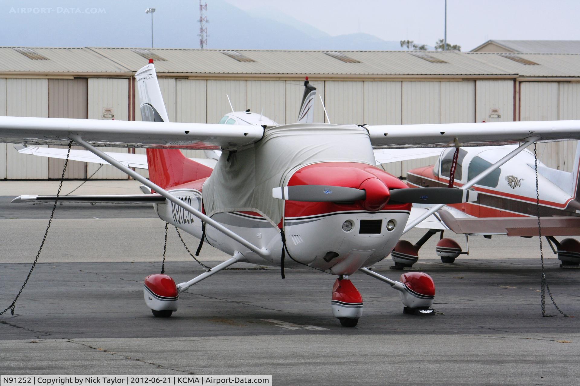 N91252, 1973 Cessna 182P Skylane C/N 18261981, Parked by the wash rack