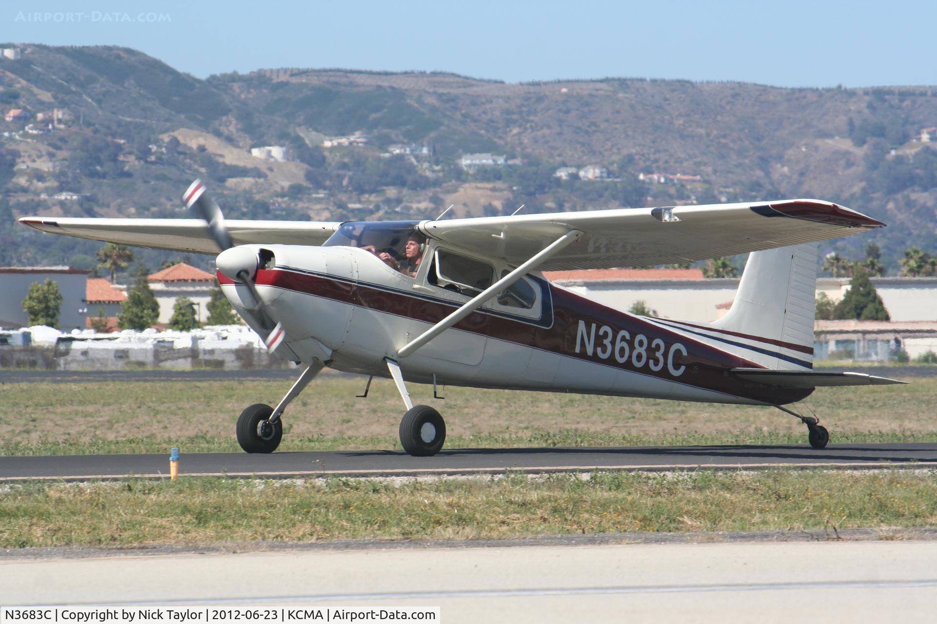 N3683C, 1954 Cessna 180 C/N 31182, Taxiing to 26