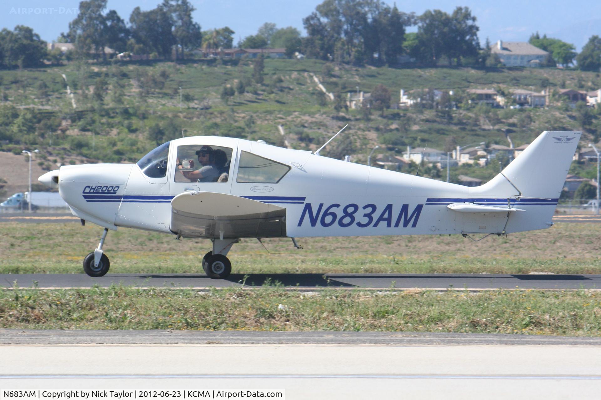N683AM, 2002 AMD CH-2000 Alarus C/N 20-1006, Taxiing for departure