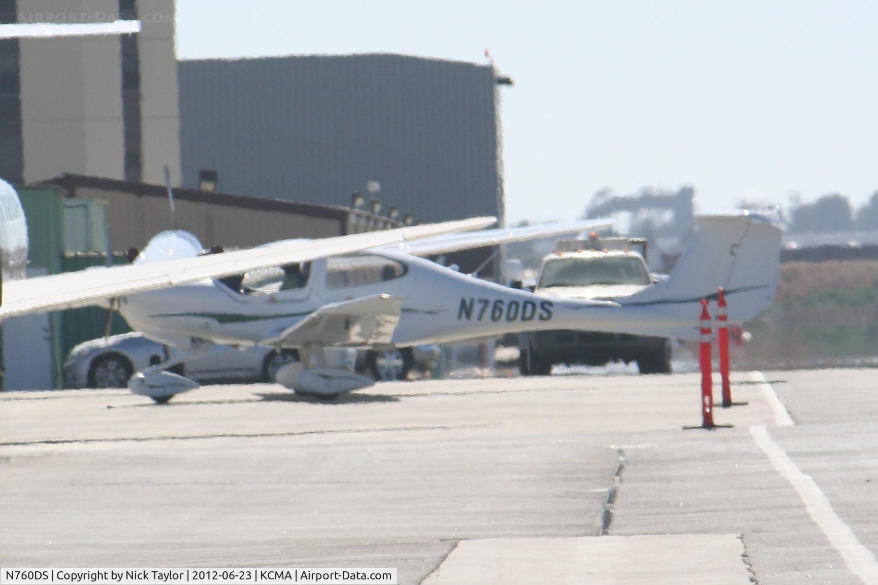 N760DS, 2007 Diamond DA-40 Diamond Star C/N 40.760, Taxiing back