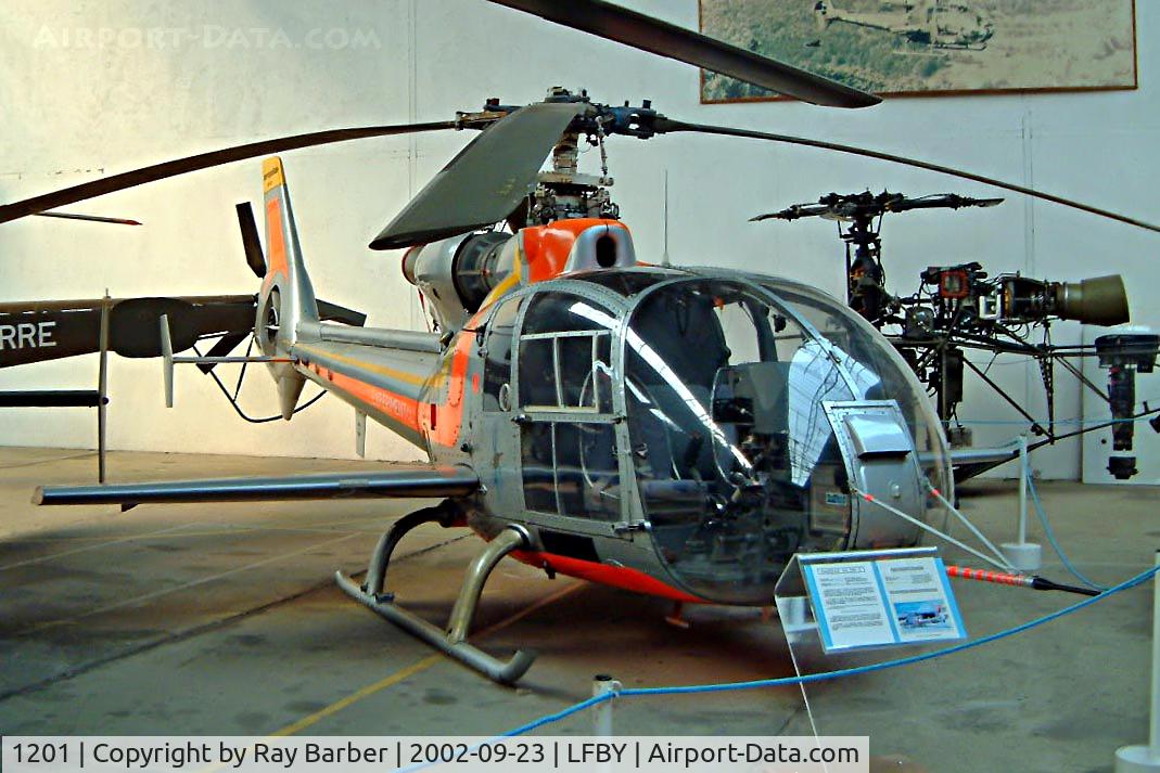 1201, Aérospatiale SA-349F Gazelle C/N 1201, Aerospatiale SA.349F Gazelle [1201] Dax~F 23/09/2002. Displayed in Musee de l'ALAT et de l'Helicopteres . This experimental helicopter is fitted with wings.