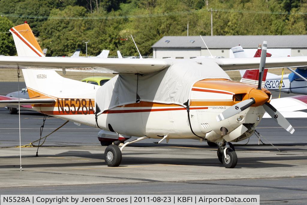 N5528A, Cessna T210N Turbo Centurion C/N 21063482, small prop