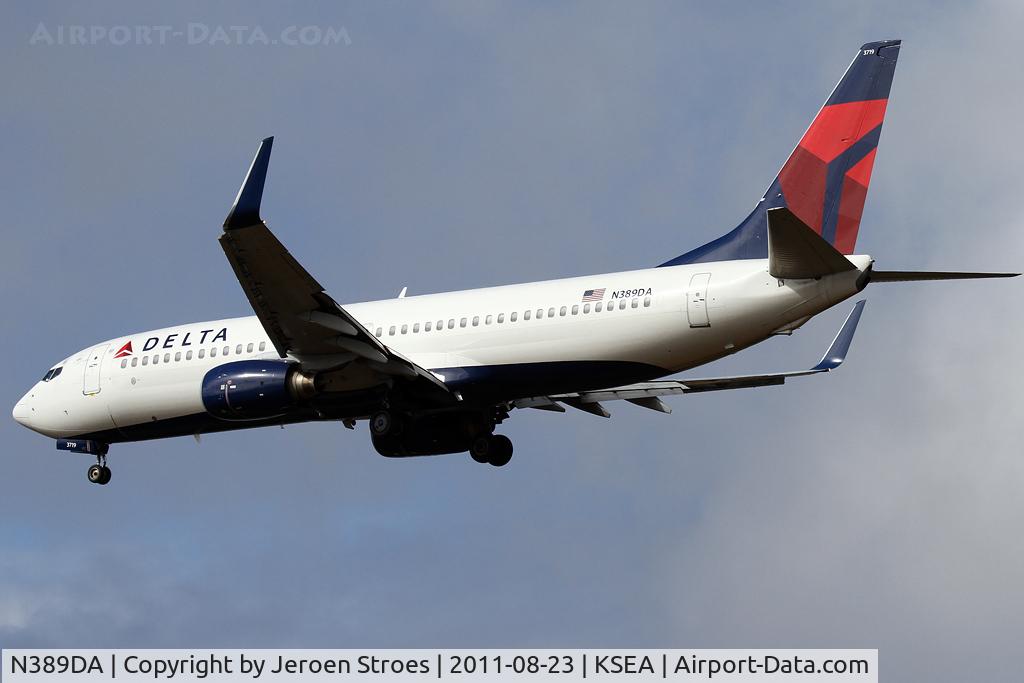 N389DA, 2000 Boeing 737-832 C/N 30376, delta