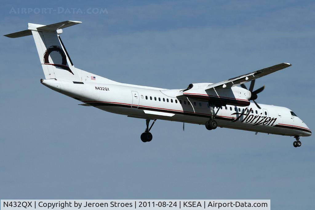 N432QX, 2007 De Havilland Canada DHC-8-402Q Dash 8 Dash 8 C/N 4166, horizon at final