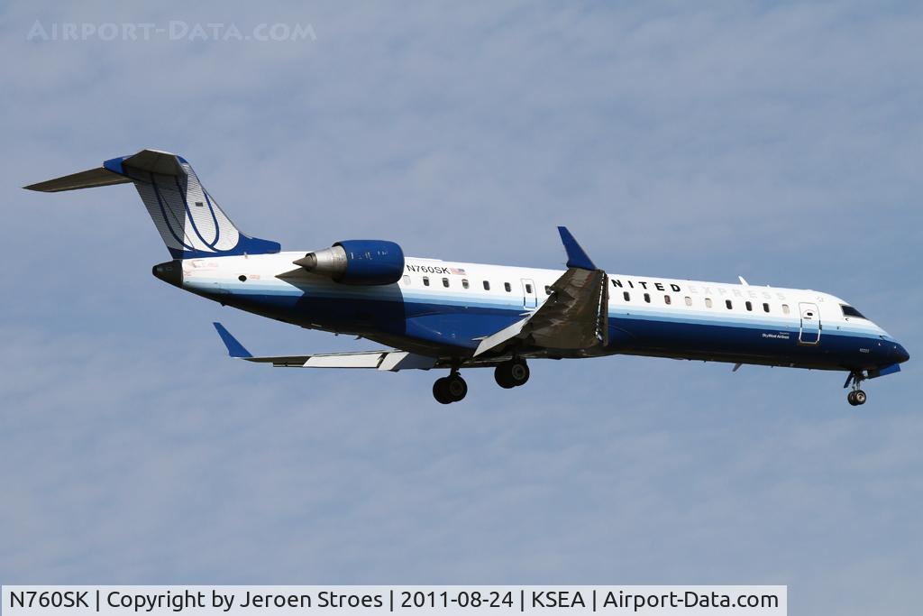 N760SK, 2005 Bombardier CRJ-701ER (CL-600-2C10) Regional Jet C/N 10223, arrival united