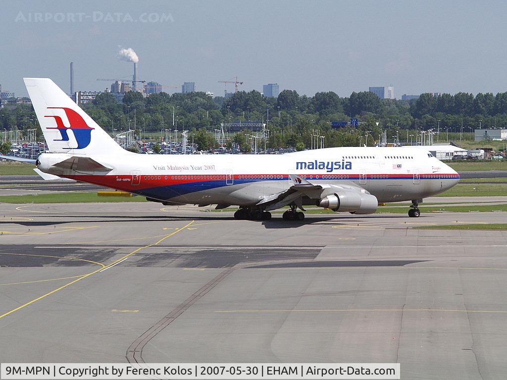 9M-MPN, 2000 Boeing 747-4H6 C/N 28432, 8nAMS