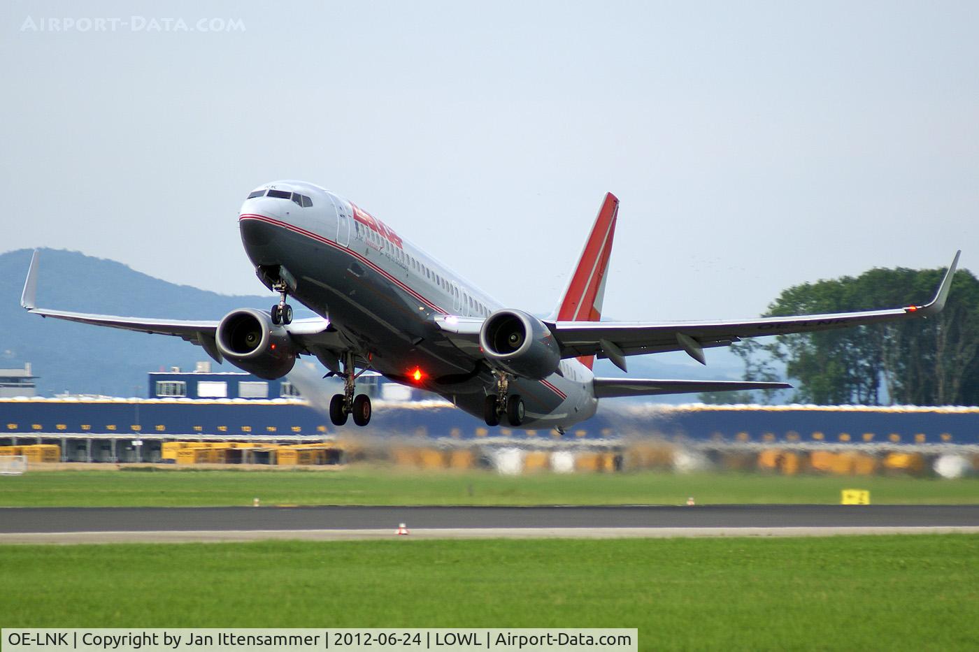 OE-LNK, 1999 Boeing 737-8Z9 C/N 28178, OE-LNK @ LOWL