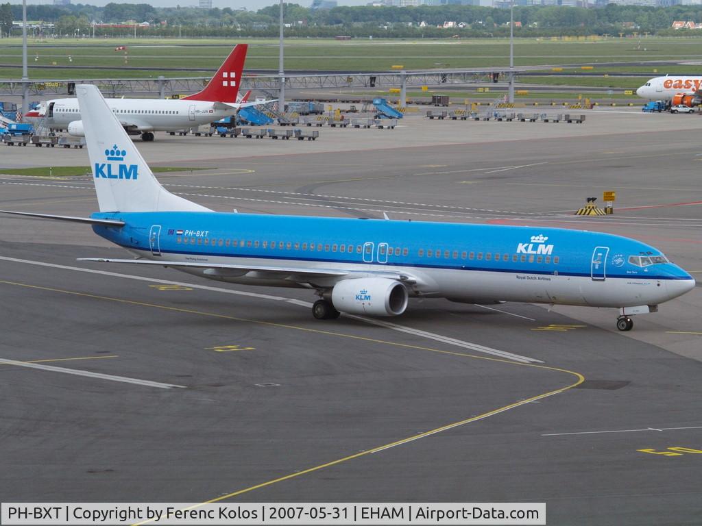 PH-BXT, 2004 Boeing 737-9K2 C/N 32944, AMS