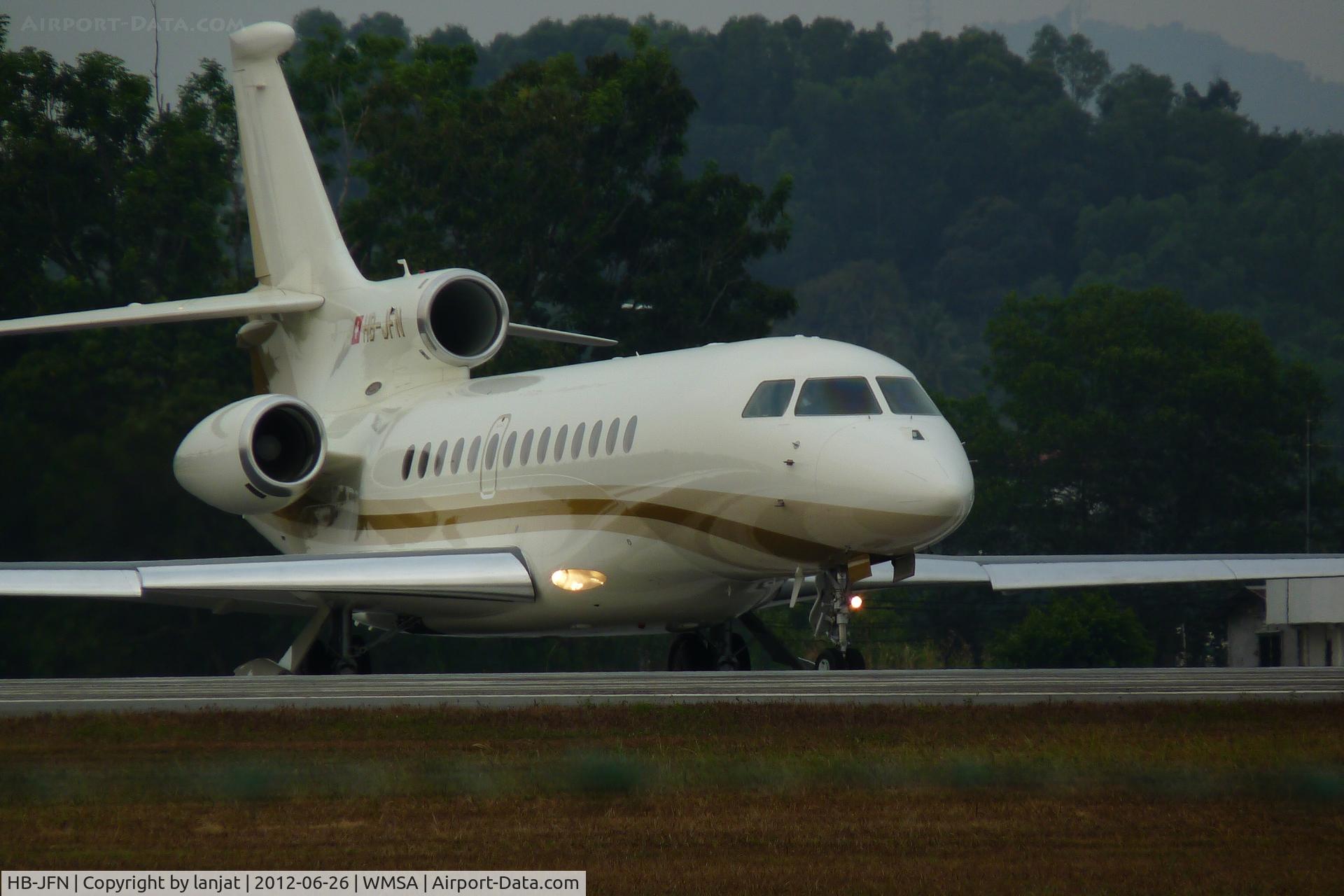 HB-JFN, 2011 Dassault Falcon 7X C/N 116, Evening Depart