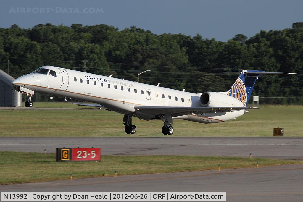 N13992, 2000 Embraer EMB-145LR C/N 145284, United Express (ExpressJet Airlines) N13992 (FLT ASQ4620) departing RWY 5 en route to Newark Liberty Int'l (KEWR).