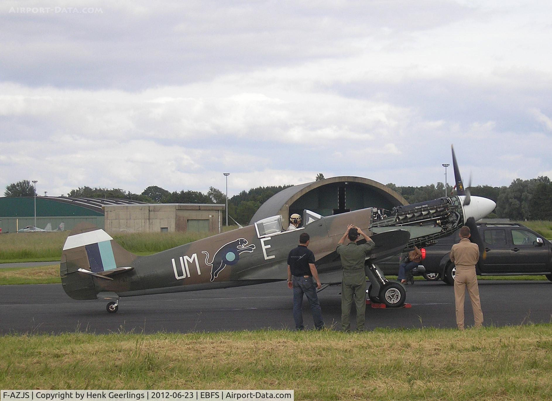 F-AZJS, 1944 Supermarine 389 Spitfire PR.XIX C/N 6S/585110, Florennes International Airshow - June 2012

Engine trouble