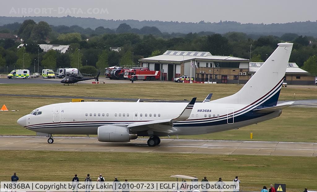 N836BA, 2000 Boeing 737-7BC C/N 30756, Departing from the Farnborough International Airshow 2010