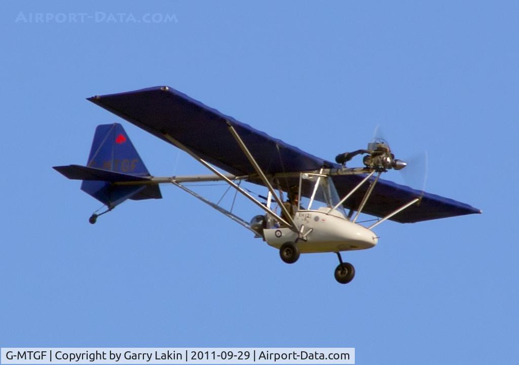 G-MTGF, 1987 Thruster TST MK1 C/N 837-TST-015, On finals to London Colney microlight strip
