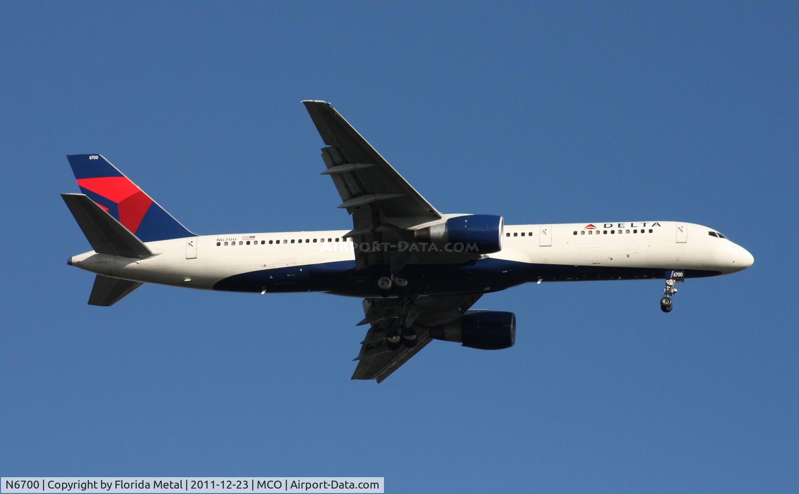 N6700, 1999 Boeing 757-232 C/N 30337, Delta 757