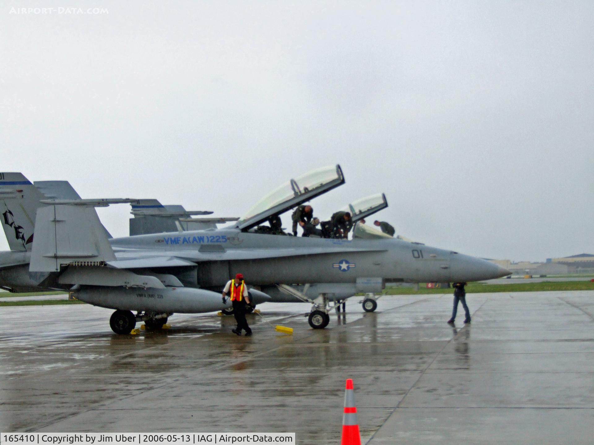 165410, McDonnell Douglas F/A-18D Hornet C/N 1434, West Ramp