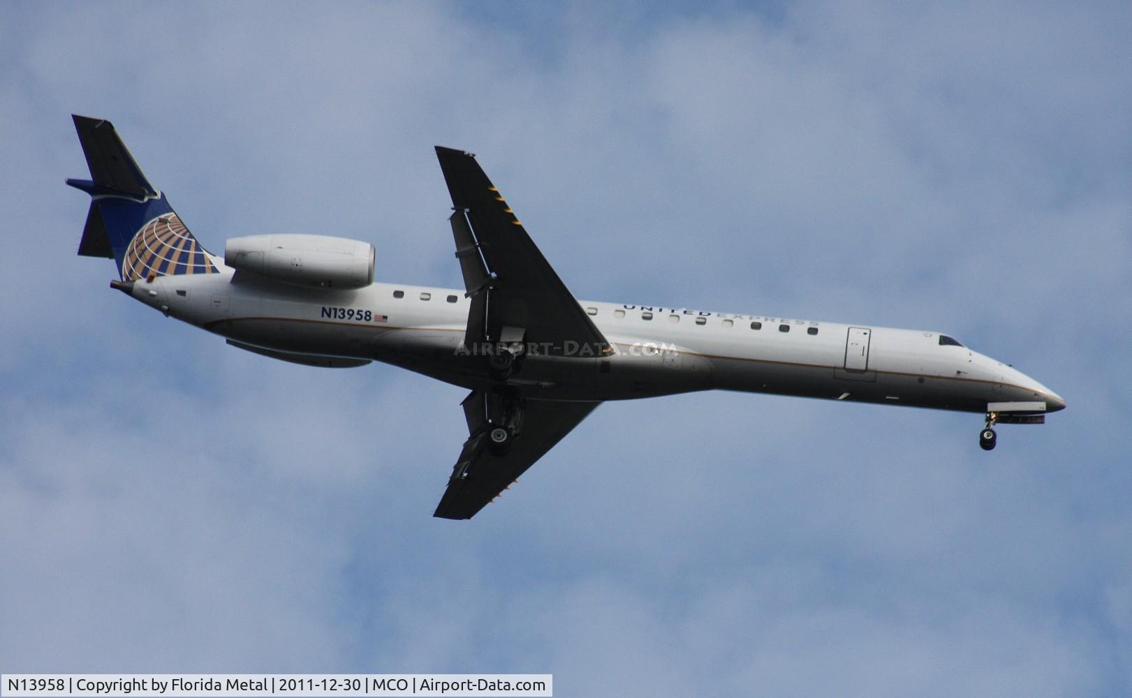N13958, 1998 Embraer EMB-145LR C/N 145085, United Express E145