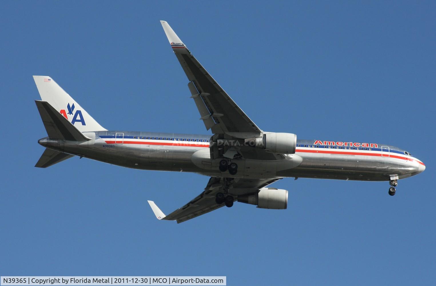 N39365, 1988 Boeing 767-323 C/N 24046, American 767