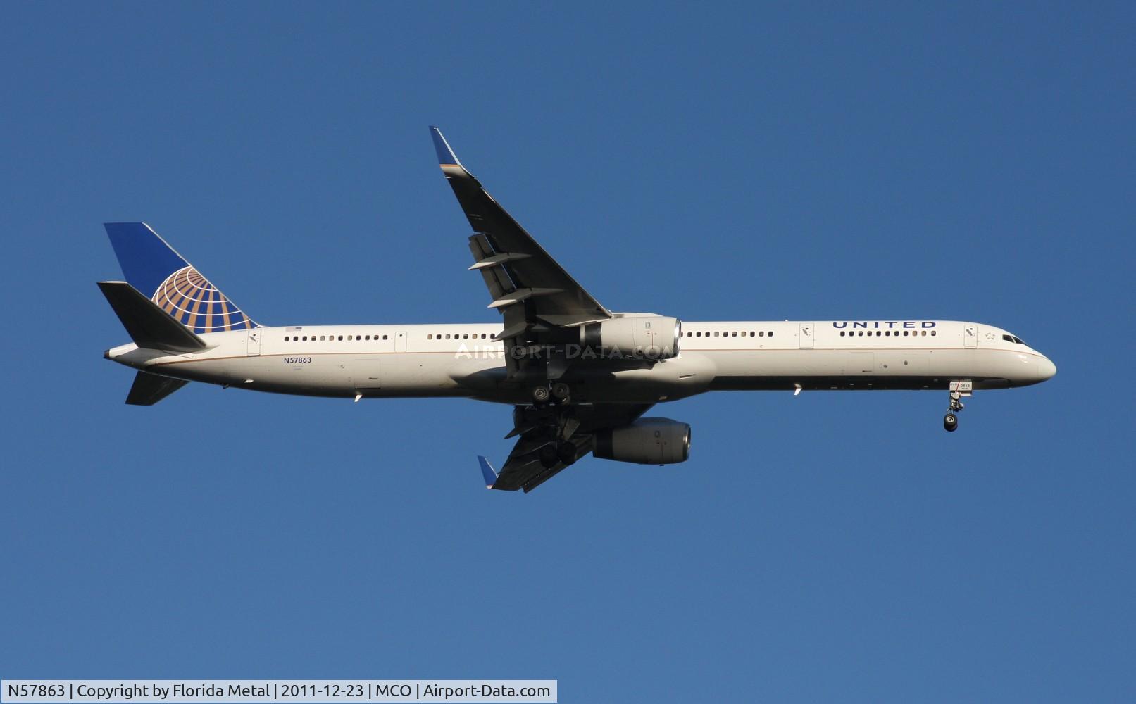 N57863, 2001 Boeing 757-33N C/N 32587, United 757-300