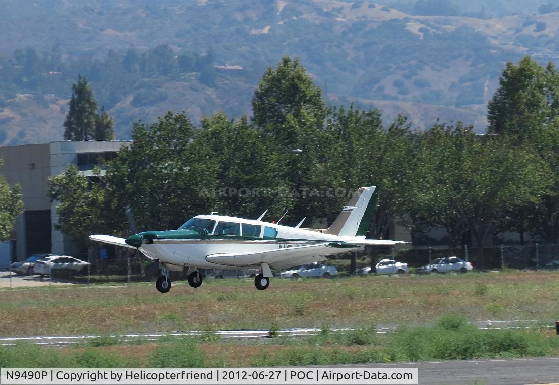 N9490P, 1971 Piper PA-24-260 C/N 24-5007, Getting ready to settle down on the runway