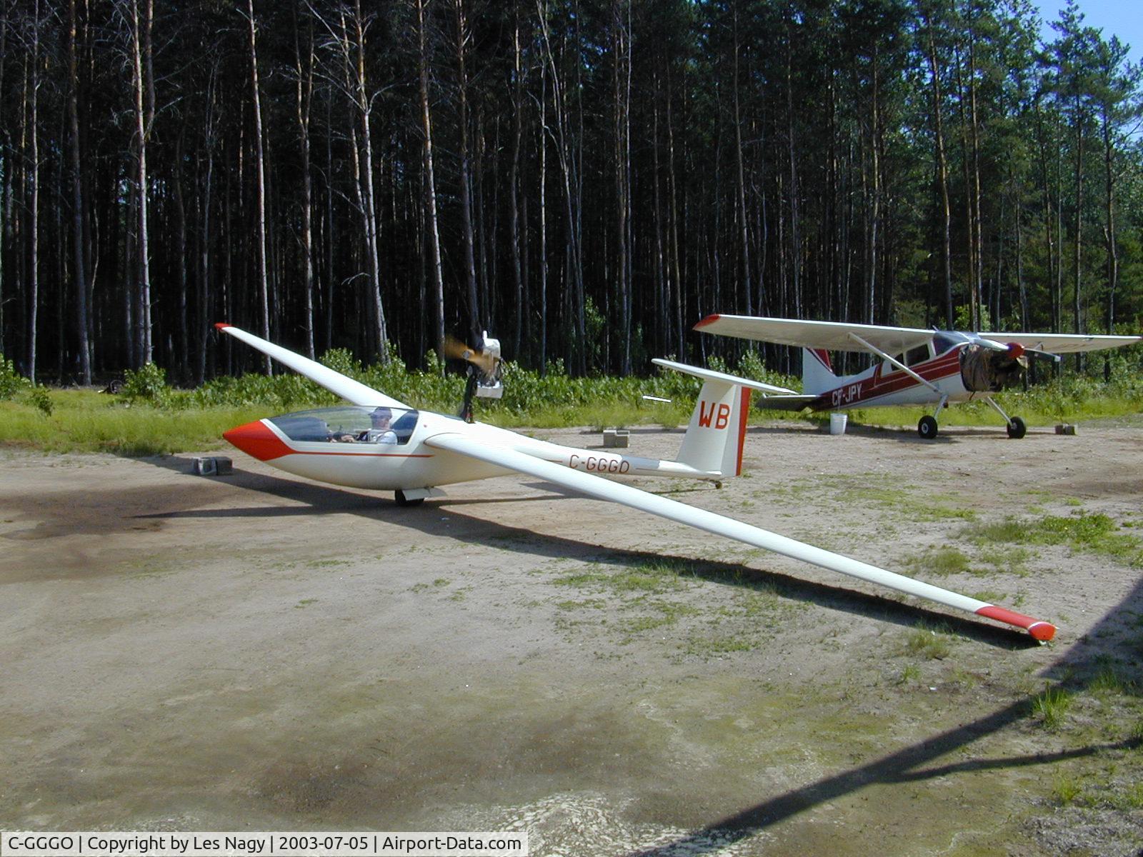 C-GGGO, 1980 Eiriavion PIK-20E C/N 20276, at home base in Ontario