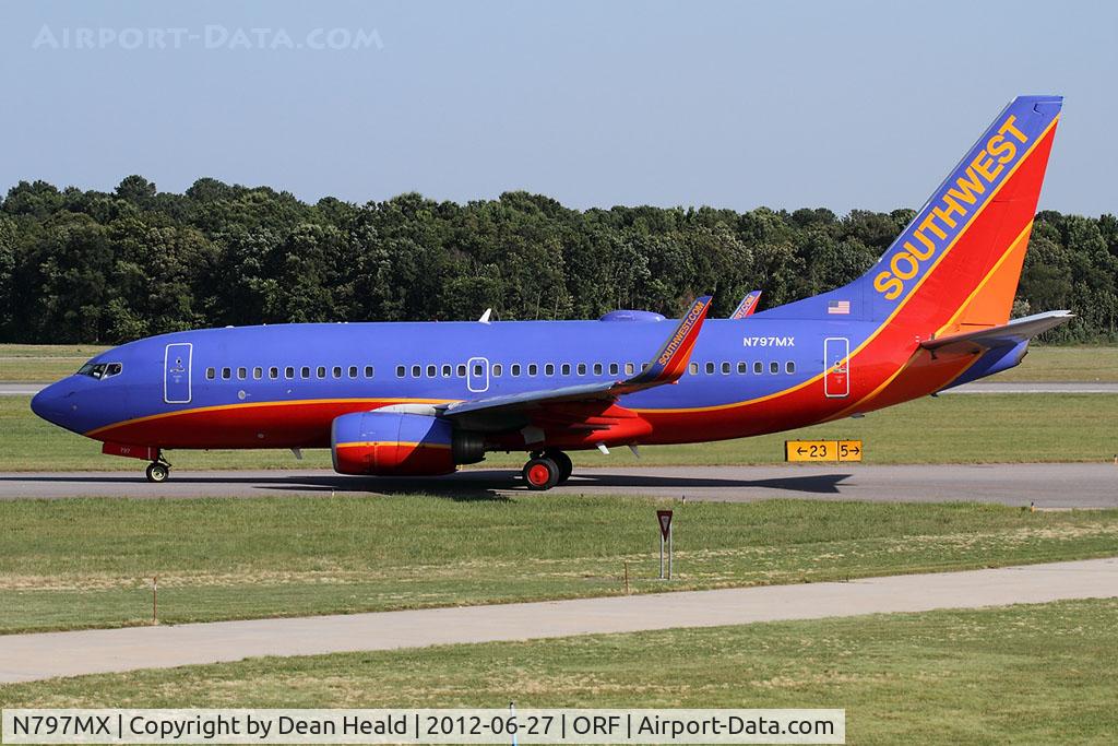 N797MX, 2001 Boeing 737-7H4 C/N 27890, Southwest Airlines N797MX (FLT SWA451) taxiing to RWY 23 for departure to Jacksonville Int'l (KJAX).