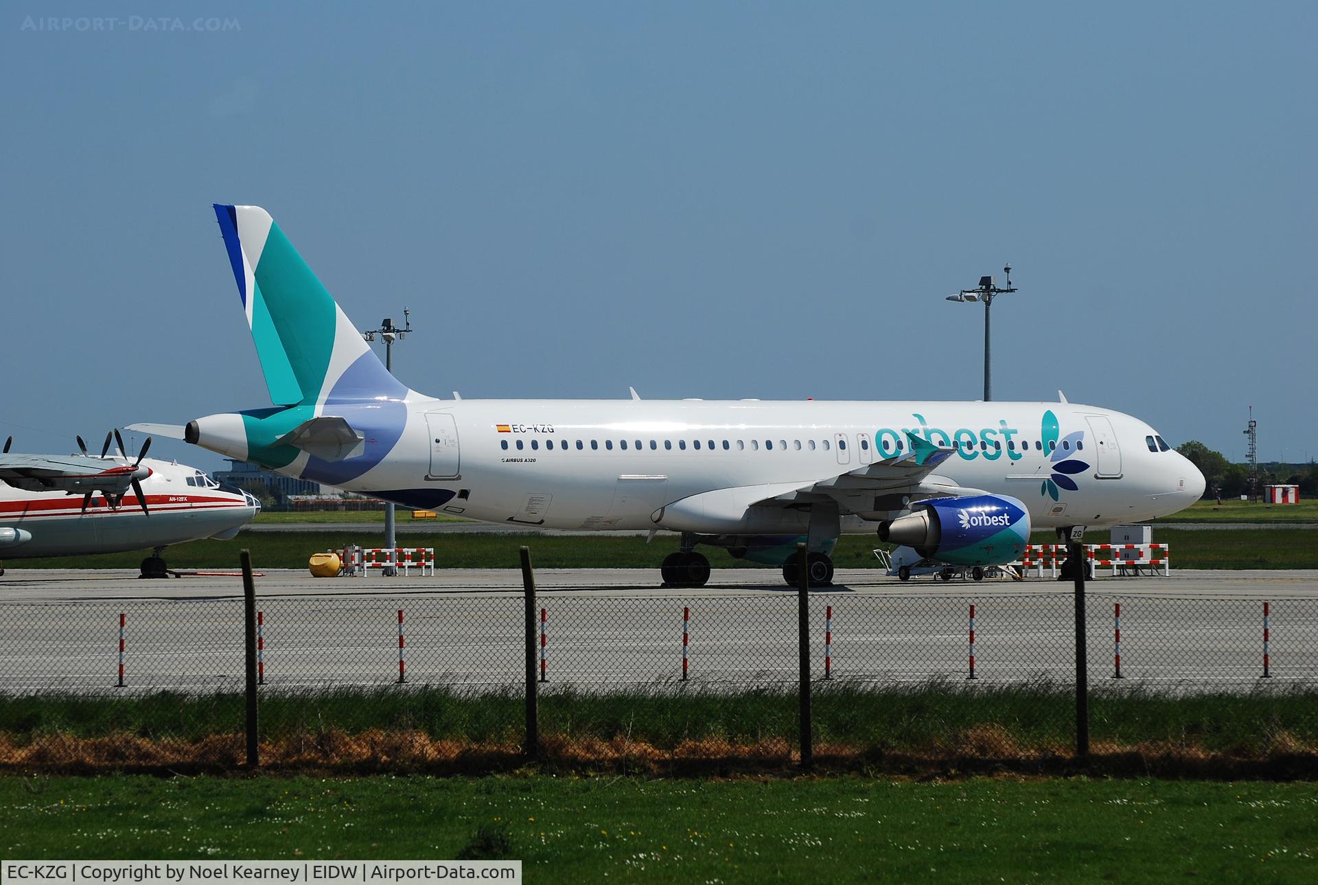 EC-KZG, 2009 Airbus A320-214 C/N 3868, Seen parked at EIDW awaiting maintenance after a bird strike.