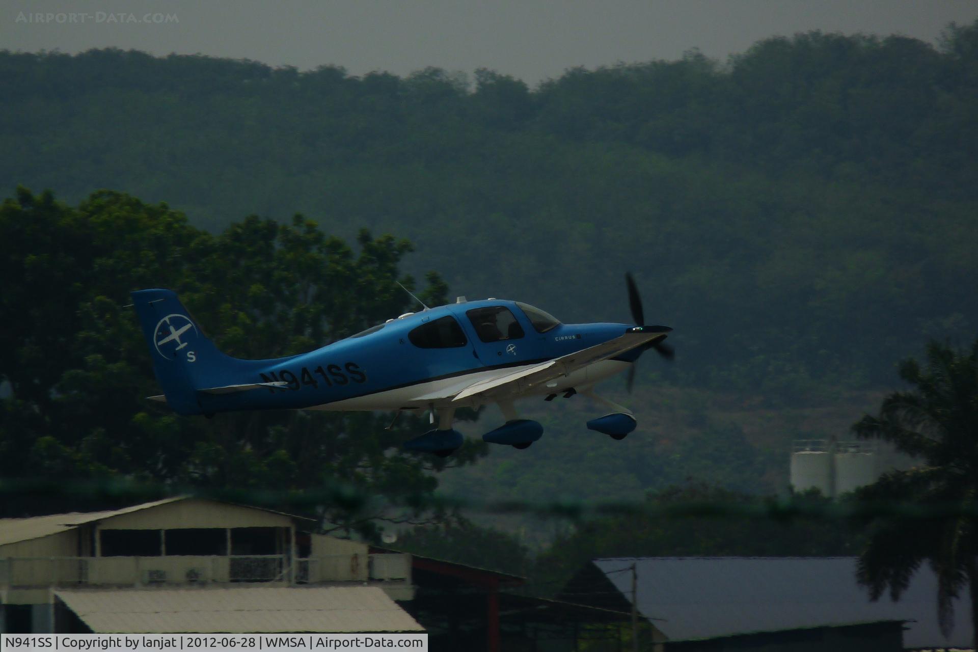 N941SS, Cirrus SR22T C/N 0030, Rare SR20 seen