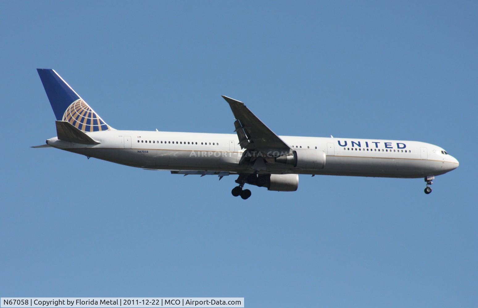 N67058, 2002 Boeing 767-424/ER C/N 29453, United 767-400