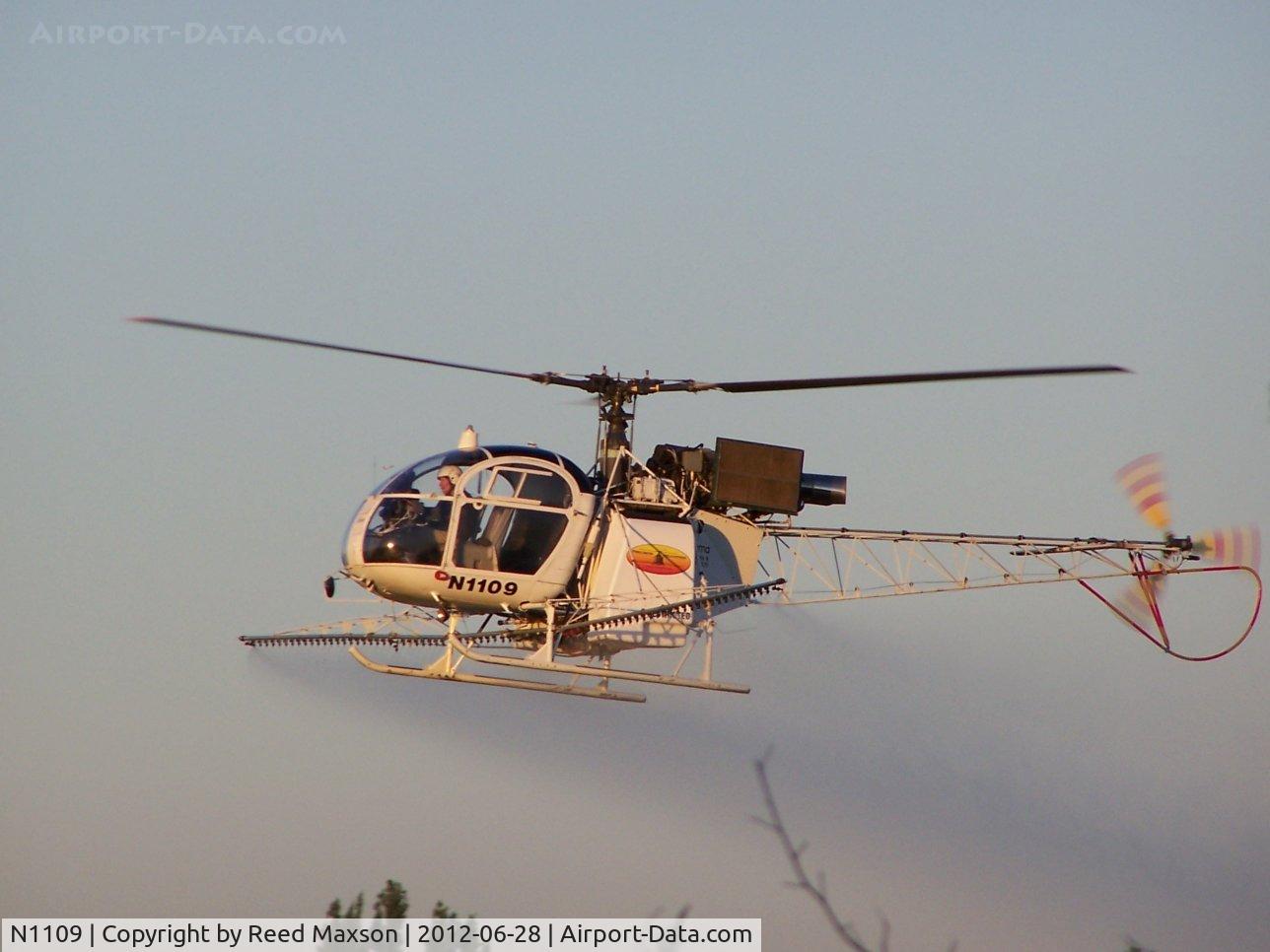 N1109, 1979 Sud Aviation SA-315B Lama C/N 2570, Crop dusting.