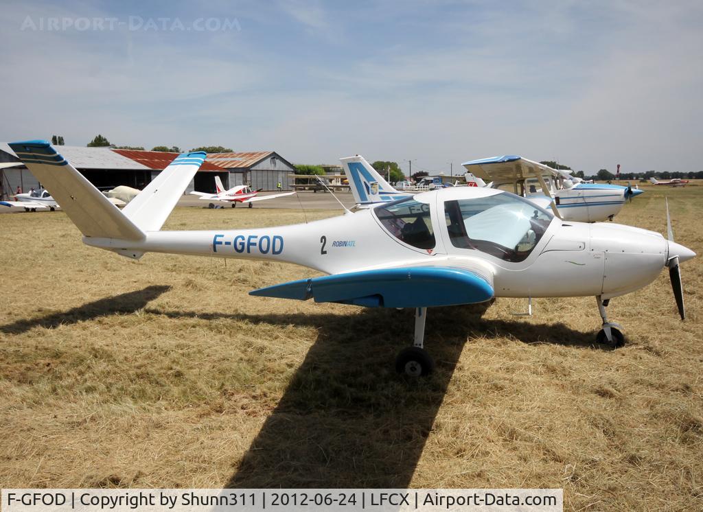 F-GFOD, Robin ATL L C/N 28, Parked in the grass...