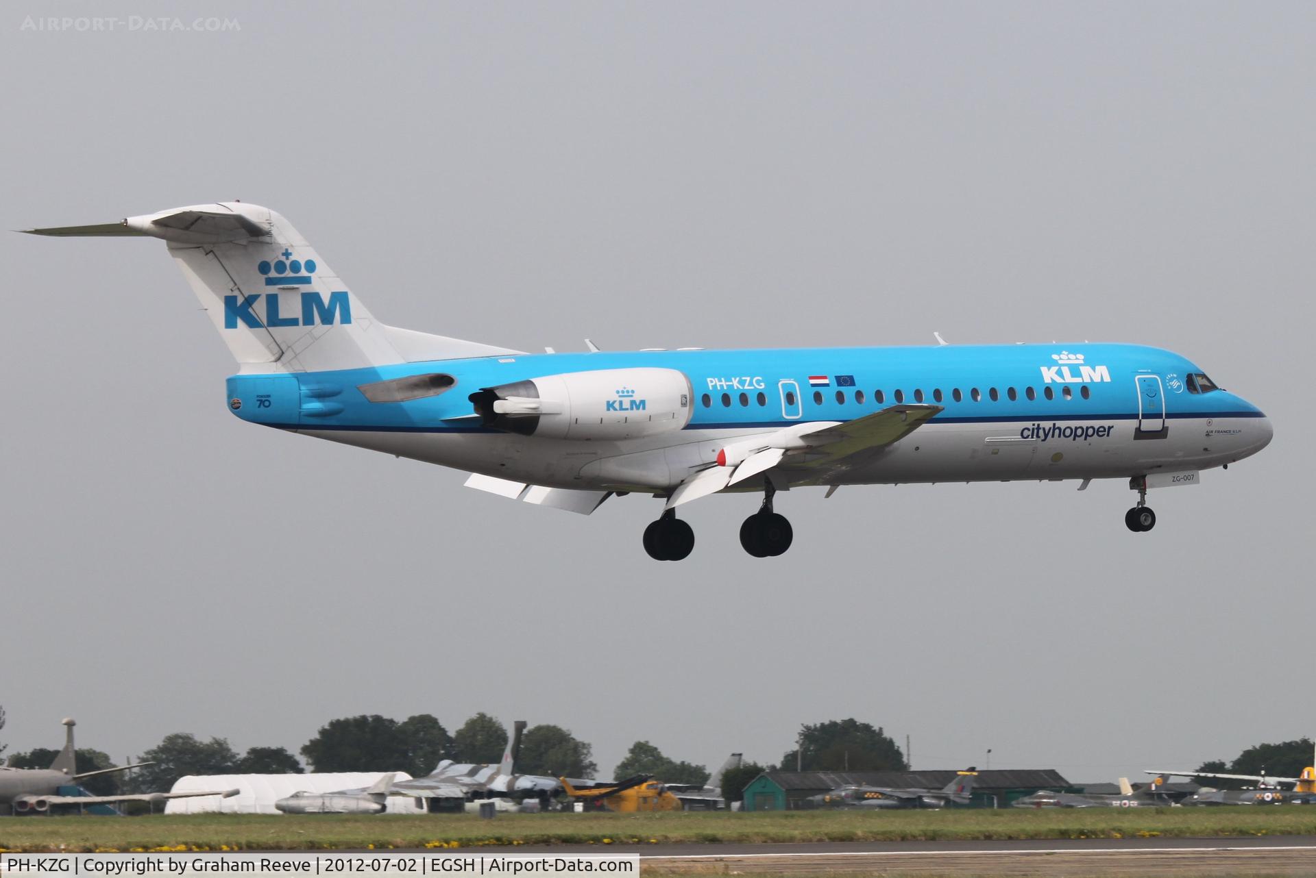 PH-KZG, 1996 Fokker 70 (F-28-0070) C/N 11578, About to touch down.