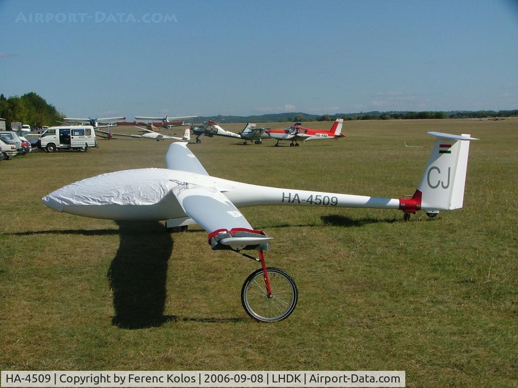 HA-4509, 2002 Sportine Aviacija LAK-17A Lietuva C/N 135, Dunakeszi