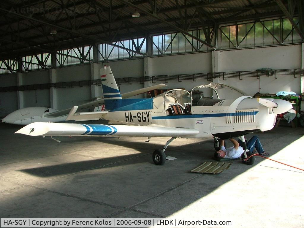 HA-SGY, 1989 Zlin Z-142 C/N 0487, Dunakeszi
