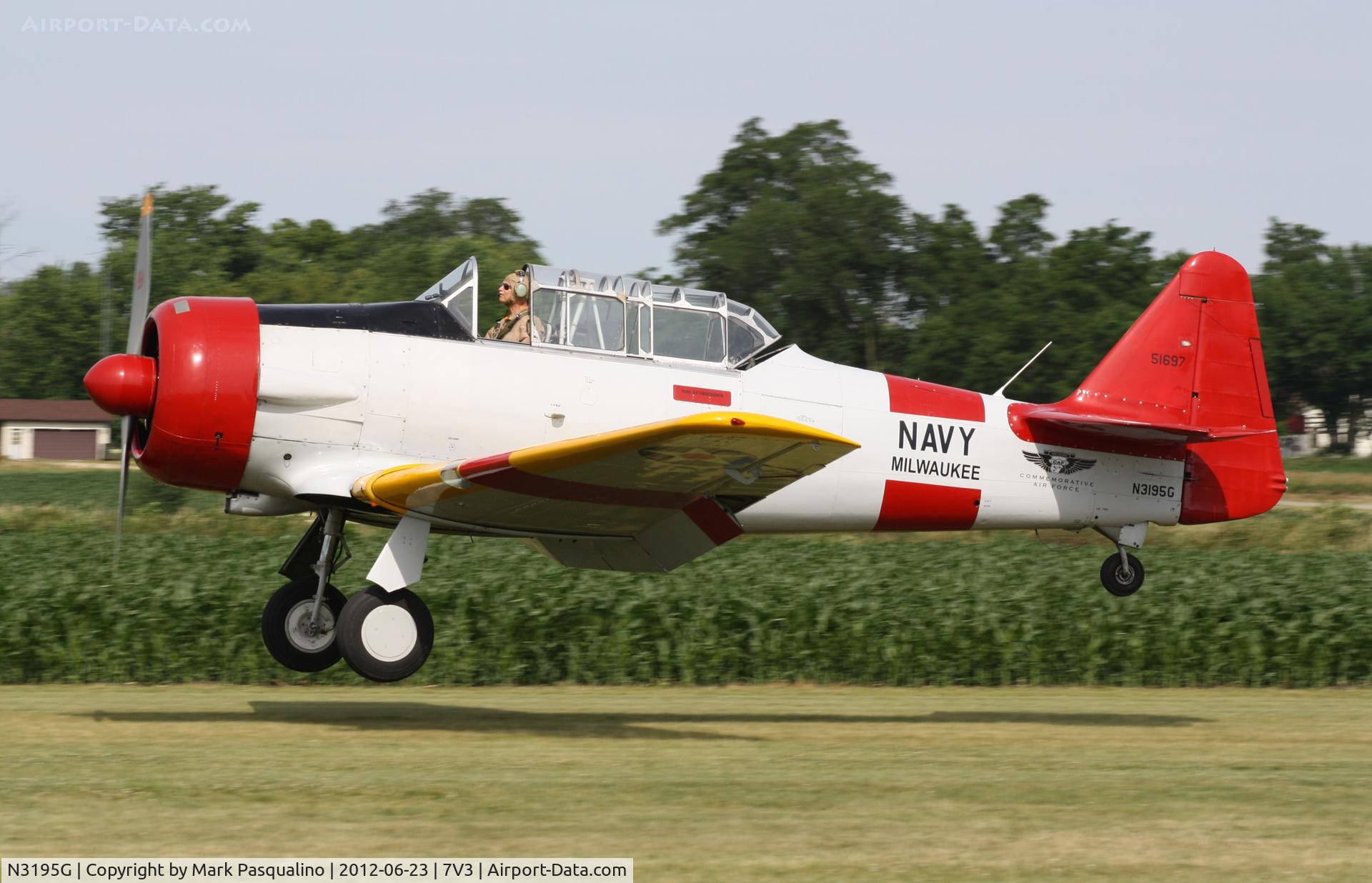 N3195G, North American SNJ-5 Texan Texan C/N 51697, North American SNJ-5