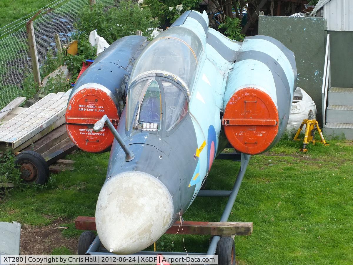 XT280, 1965 Hawker Siddeley Buccaneer S.2B C/N B3-02-65, First delivered to the Royal Navy in 1965 and served with 809NAS. Assigned to the RAF in 1981, first with 16 Sqn then 208 and 12 Sqns. It was upgraded to S2B spec in 1988 before finally being scrapped in March 1994. Now preserved at the Dumfries Museum