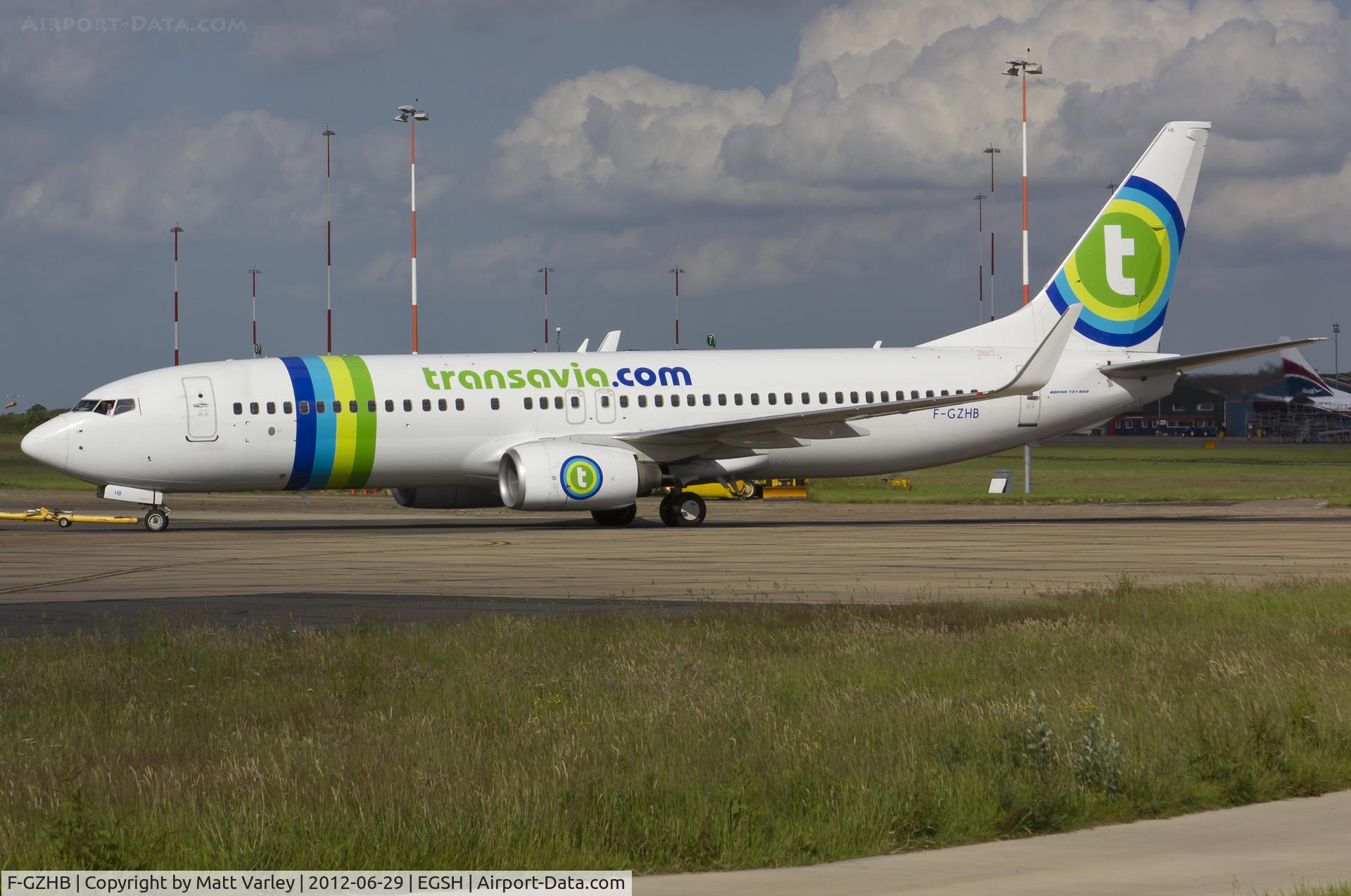 F-GZHB, 2007 Boeing 737-8GJ C/N 34902, Being towed to stand 8 ready for departure.