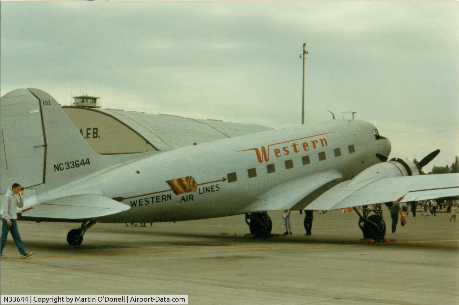 N33644, 1941 Douglas DC-3A-197E C/N 4123, Taken at McCord AFB.