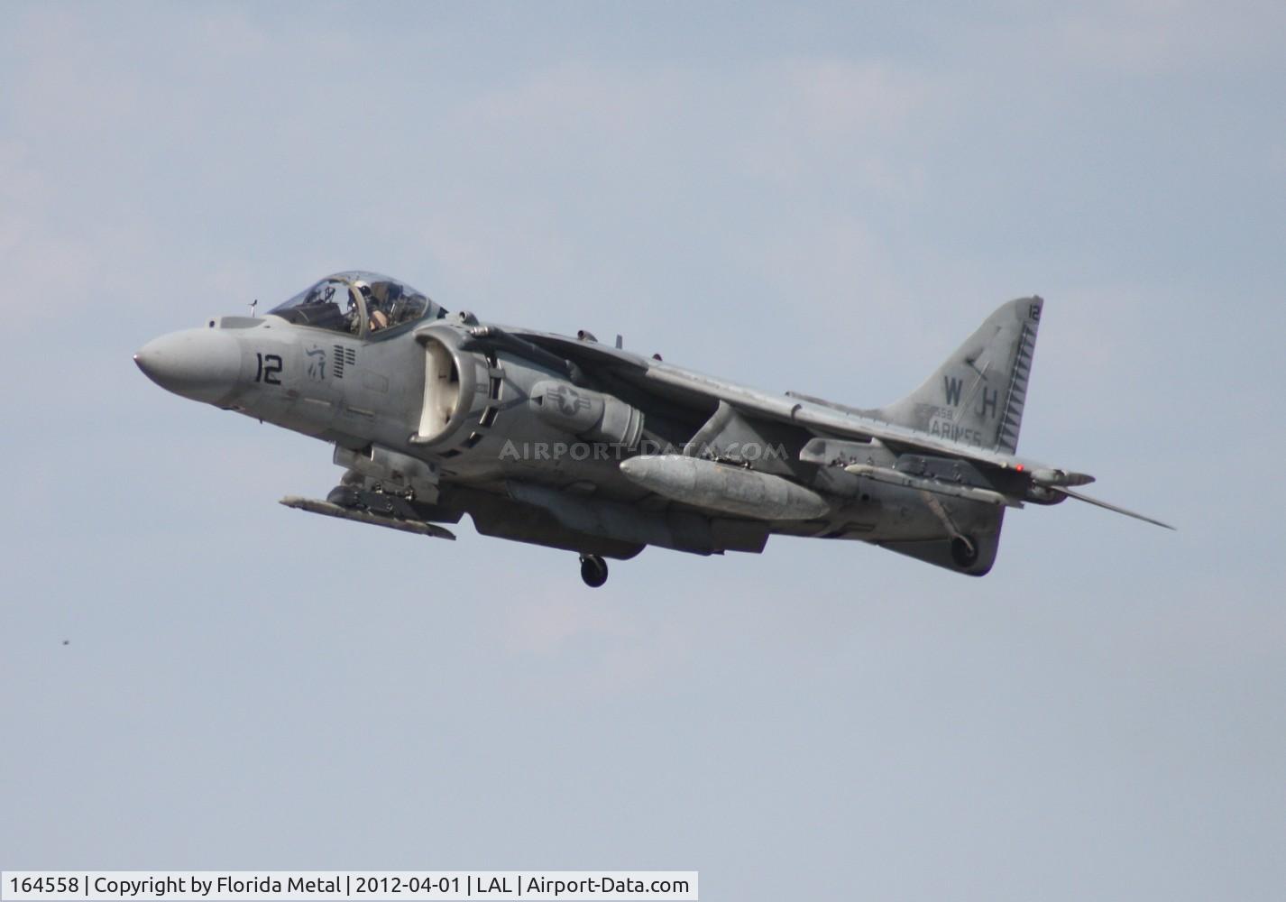 164558, McDonnell Douglas AV-8B+ Harrier II C/N 243, Harrier departing