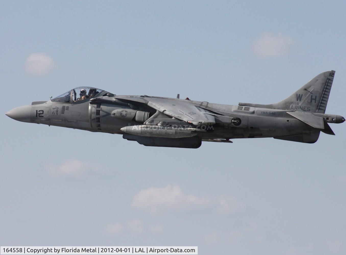 164558, McDonnell Douglas AV-8B+ Harrier II C/N 243, Harrier departing