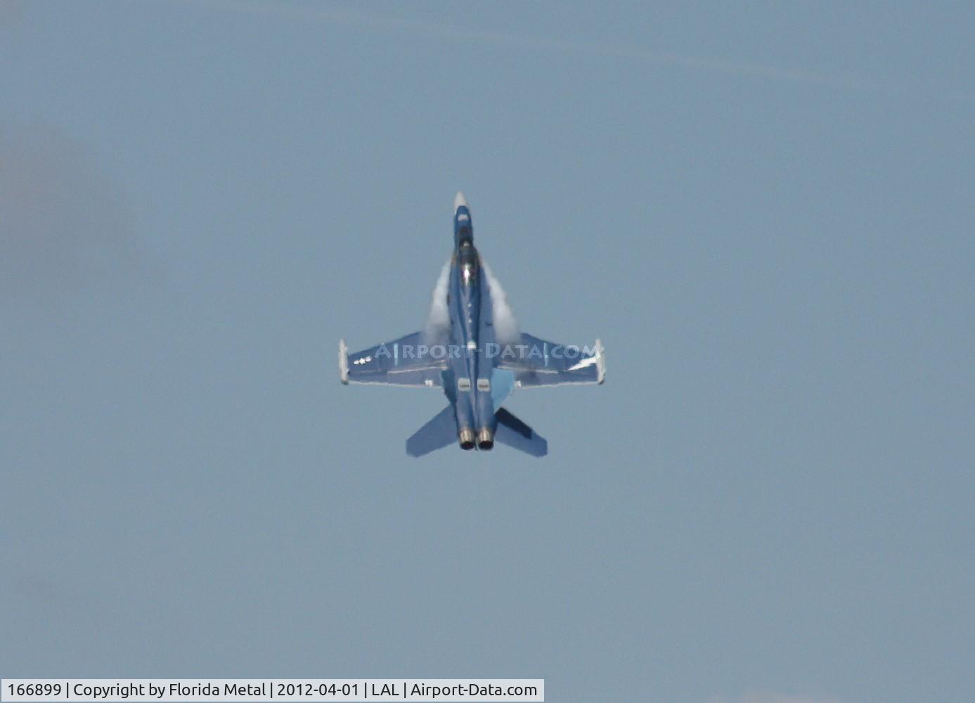 166899, Boeing EA-18G Growler C/N G-11, EA-18G straight up