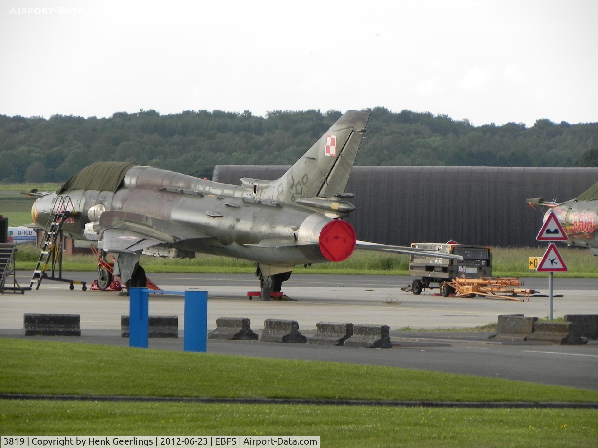 3819, Sukhoi Su-22M-4 C/N 37819, Flightline ; Florennes Int'l Airshow - June 2012