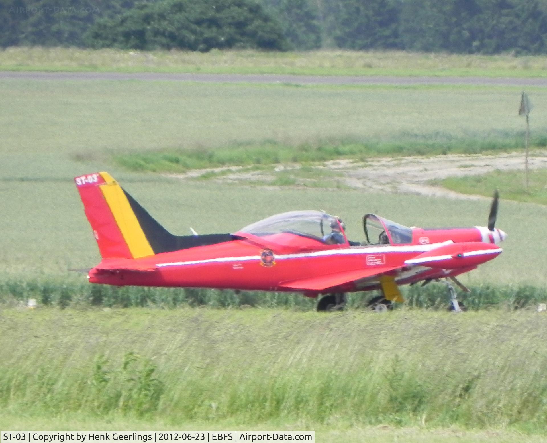 ST-03, SIAI-Marchetti SF-260MB C/N 10-03, Florennes Int'l Airshow - June 2012

Red Devils Demo Team - Belgian AF