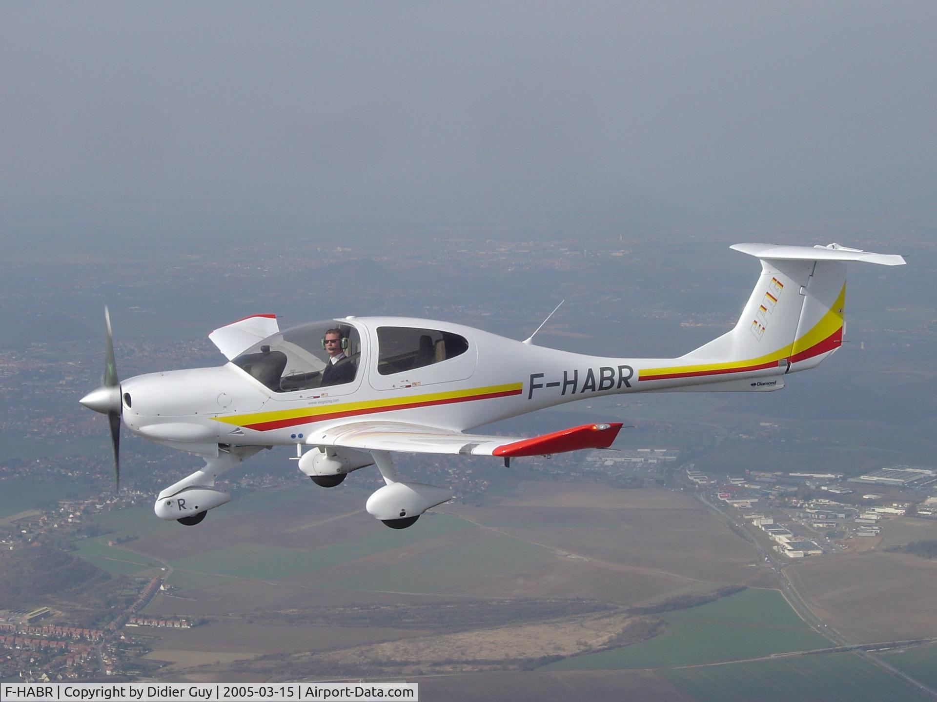 F-HABR, Diamond DA-40D Diamond Star C/N D4.136, In flight around Merville (LFQT)