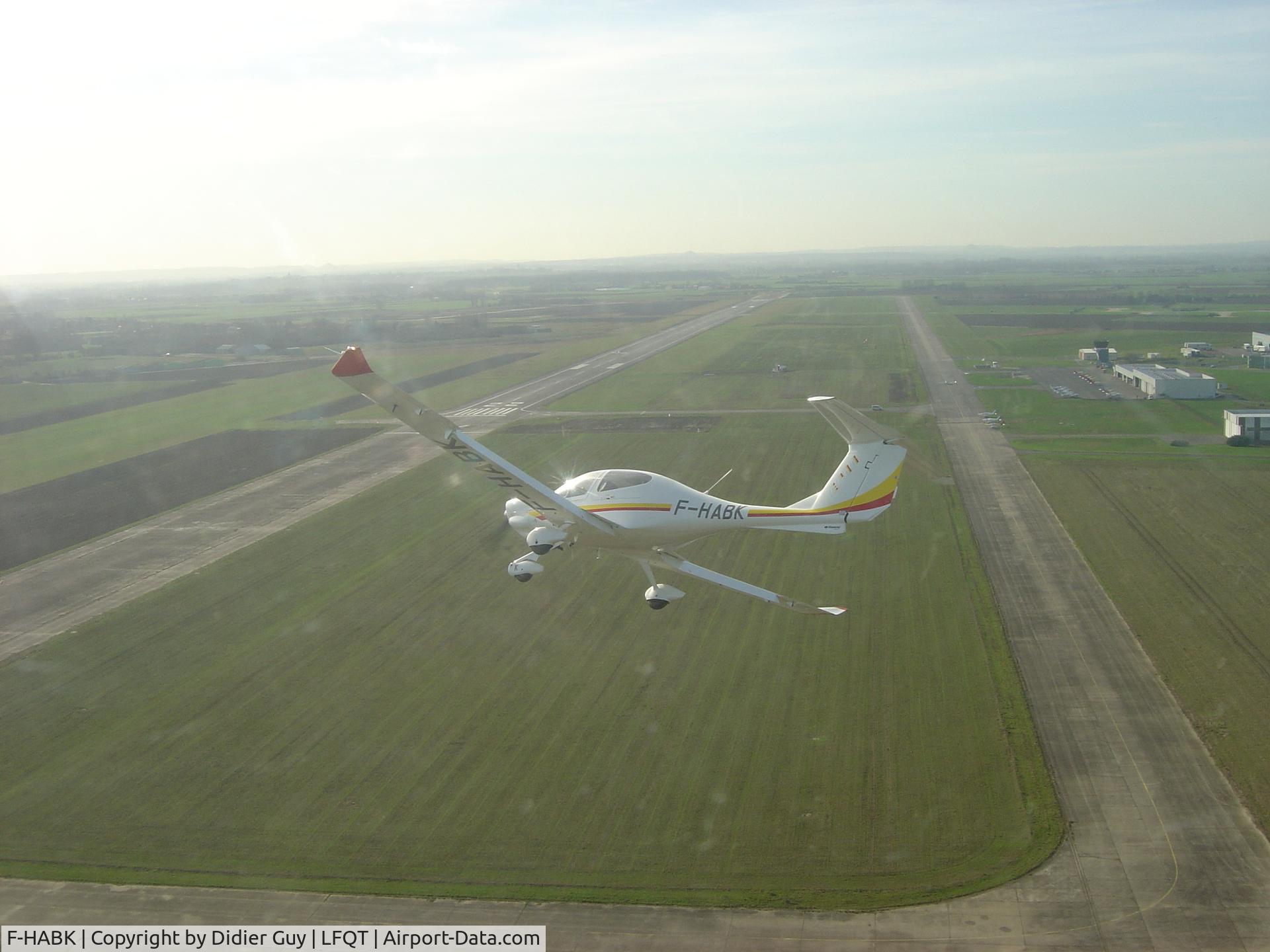 F-HABK, 2003 Diamond DA-40D Diamond Star C/N D4.071, turning final at Merville airport